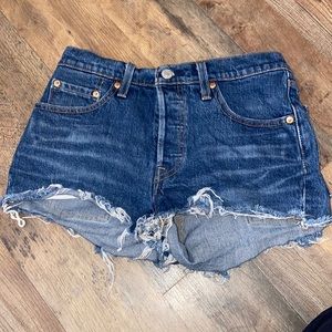 501 Levi shorts size 25